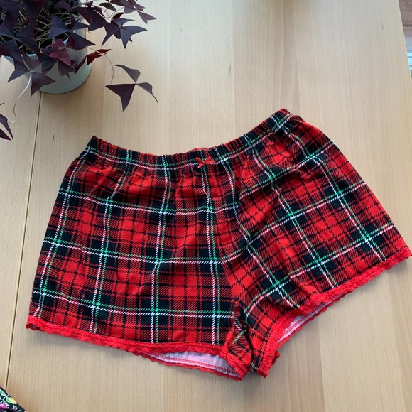 soft red plaid pj shorts with lace trim - Picture 2 of 5